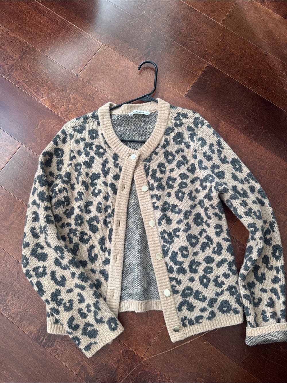 Abercrombie & Fitch Beige and Black Leopard Cardigan